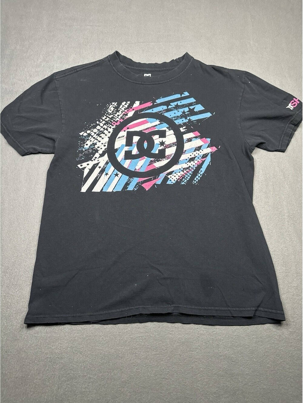 Y2K DistressedDC Shoes Shirt Men's Medium Skater Big Logo Colorful Short Sleeve